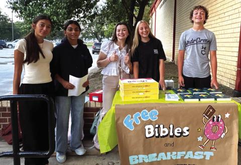 Left to Right: Zoe Flores, Mia Davila, Alicia Culbertson, Jaleigh Brand, and Thomas Brand Courtesy of Dynasty Jackson