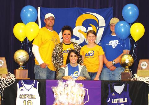 Pictured above is Brighton, surrounded by her parents, Michael and Brandi Allison, and sister, Brooklyn and brother, Stetson. (Photo provided by Deanne Cromer)