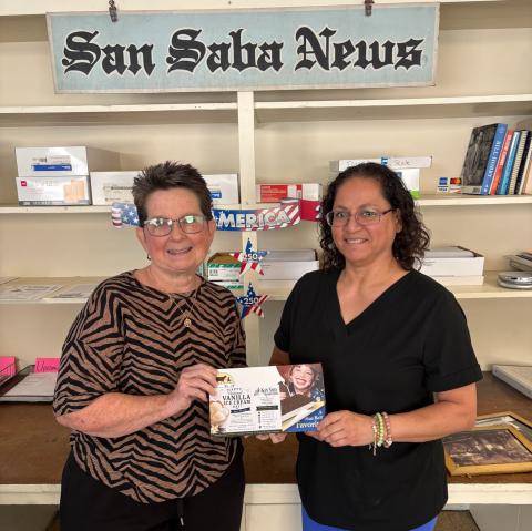 Djuana Payton (Editor) on the left and Yvonne Contreras (Advertising Director) on the right. And of course, yummy Blue Bell ice cream sandwiches in the center! Courtesy of Allyssa Ramos