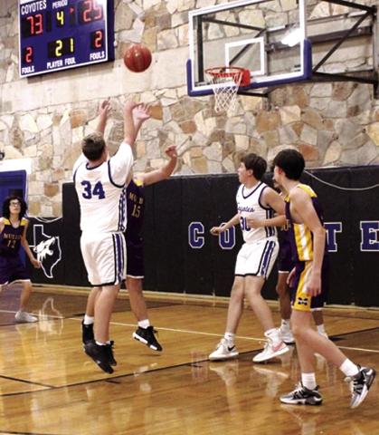 #34 Hunter Stewart for the score as #30 Dalton Moats blocks for him in last week’s win over Mullin.
