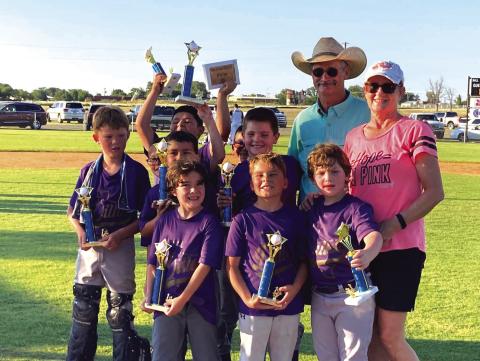 Back to front - John Clay Craft, Jose Hernandez, Kyler Bessent, Bryce Johnson, Levi Palacio, Parker Weeks, Cash Reyes, Tristan Beasley, Michael Valvanedo and our sponsors Blossman Exterminating.