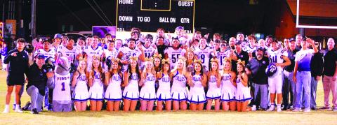 The Dillo Nation gets a “family” picture after the big win. Photo courtesy of Brendon Morris