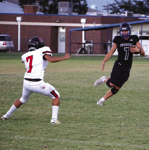 #7 Eli Hutchins for a touchdown