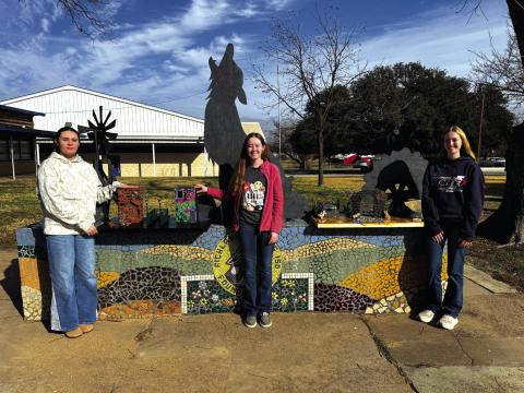 Pictured left to right: Fallon Soto, Kinzley Daly, and Kasadee Daly Courtesy of Sarah Locker