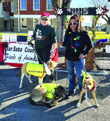 Kissin’ Critters at Sip N’ Stroll